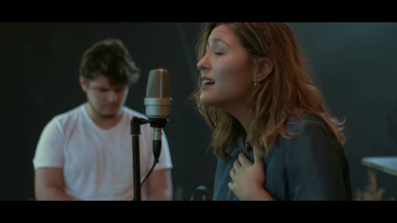 Paz Aguayo - Aun en Medio del Dolor ( Even When it Hurts en español - Hillsong United )