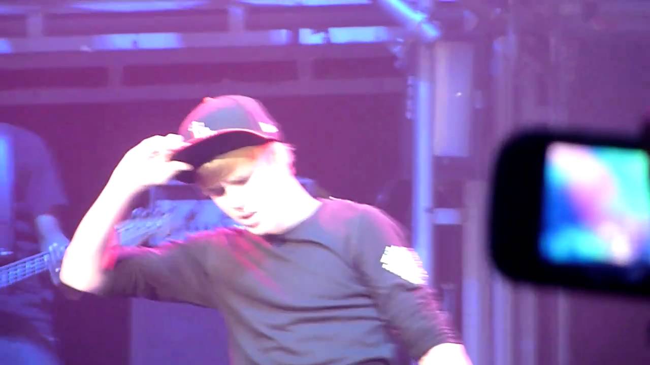 Justin Bieber- That Should be Me Live Toronto