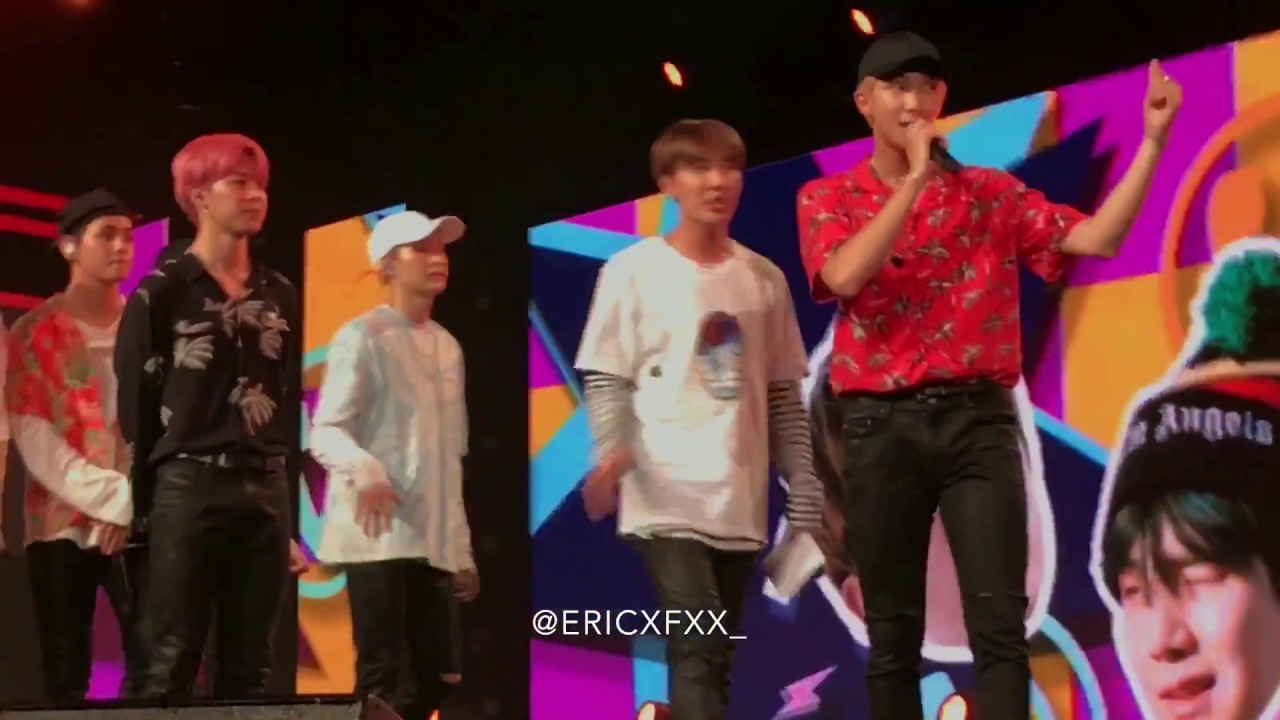 170804 BTS 방탄소년단 picking out fans for a selfie & respecting a malay fan!