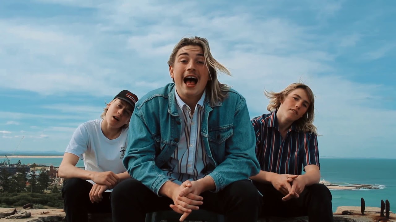 SURF TRASH - OVER MY SHOULDER (OFFICIAL VIDEO)
