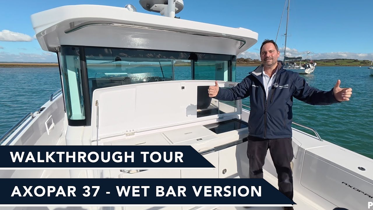 Обзорная экскурсия по версии Axopar 37 Cross Cabin Wet Bar с двигателями Mercury Verado мощностью...