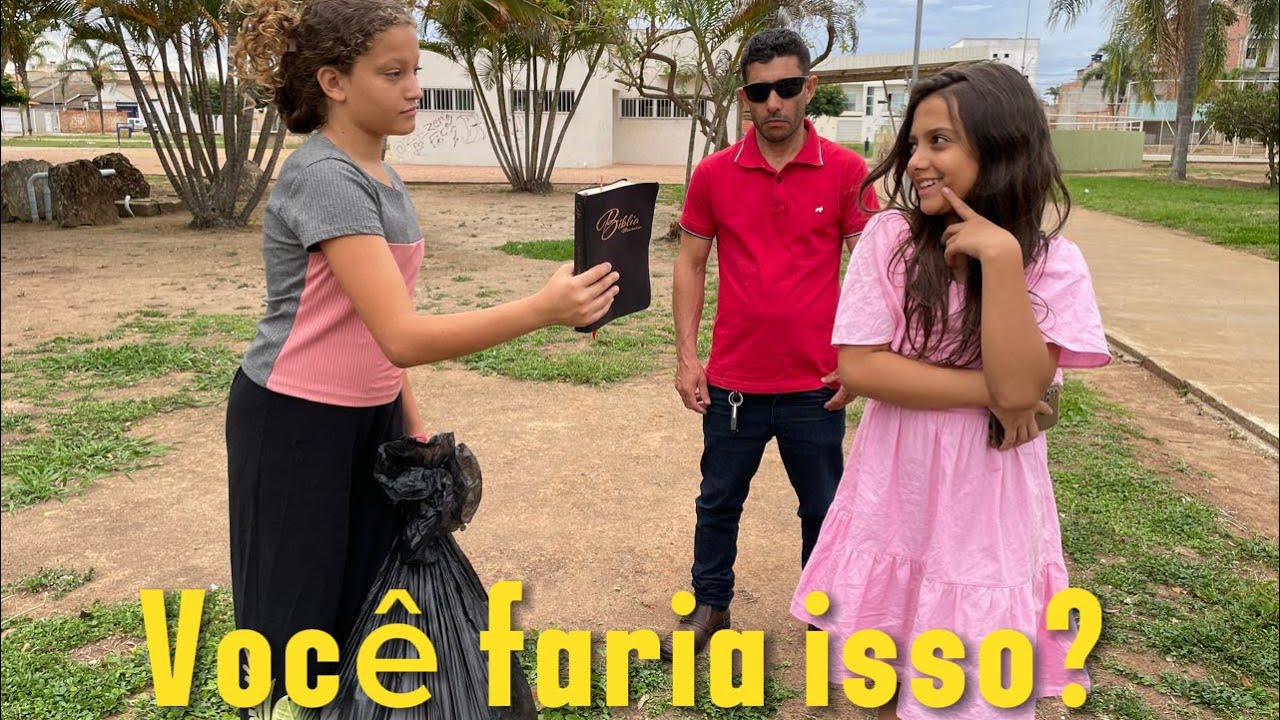 Ela riu daquela menina na praça… mas tudo mudou meses depois