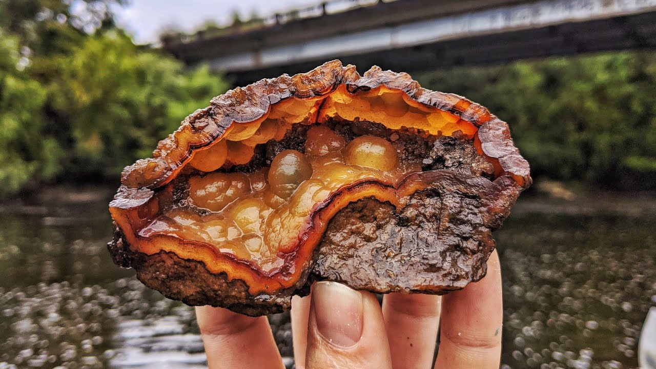 An Ancient Ocean Left Behind Crystals and Botryoidal Agate Inside Fossil Coral! River Rockhounding!