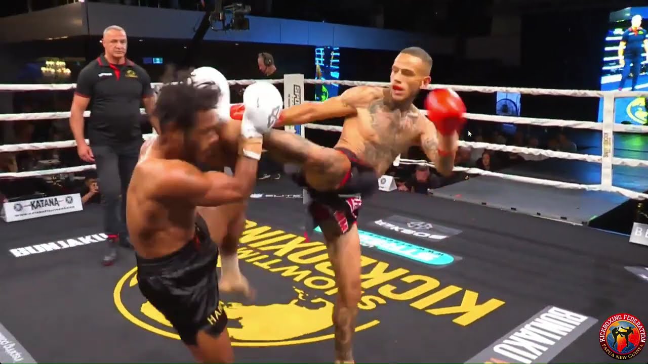 Melbourne Pavilion showdown Parcel Vs Clinton