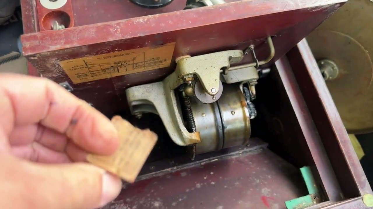 Victrola VV-IX 149154G as found in the wild