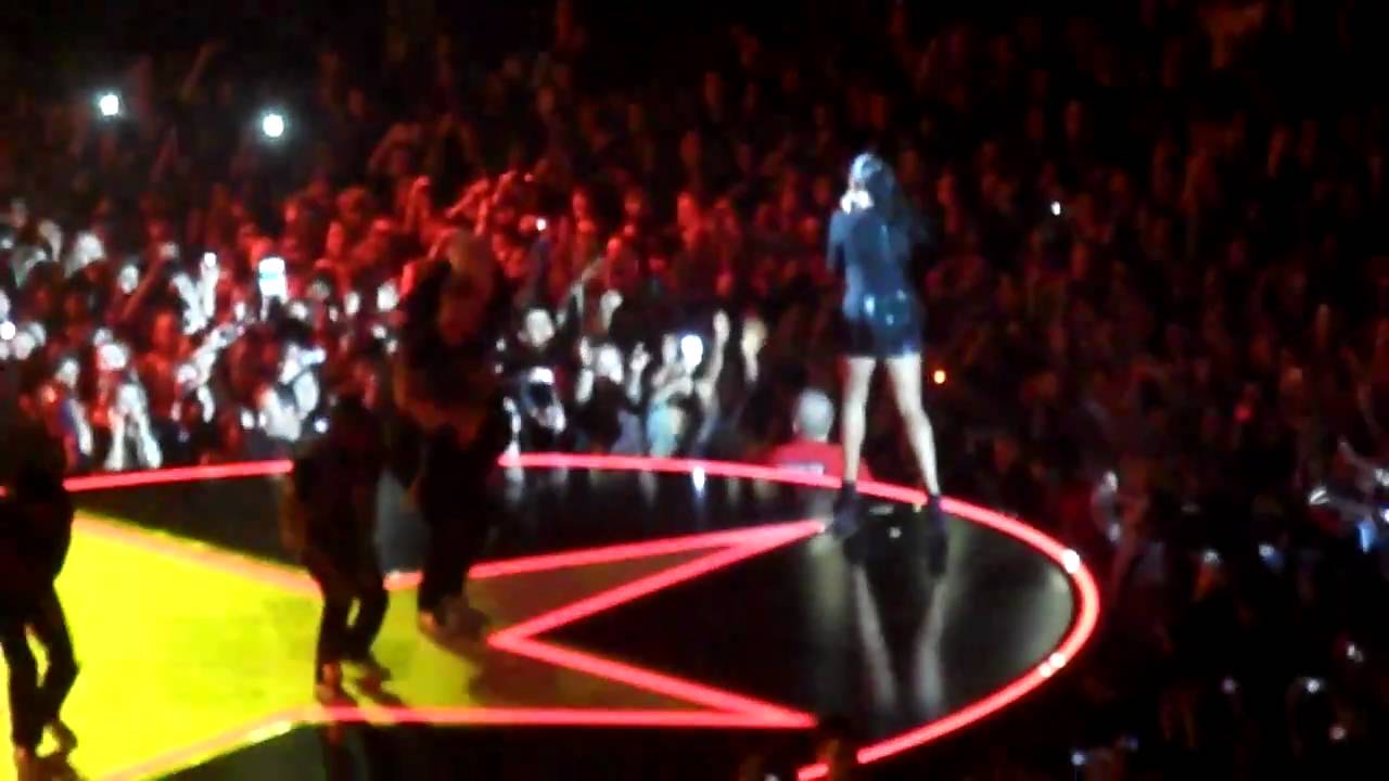 Alesha Dixon - The Boy Does Nothing 2 @ Energy Stars For Free 26.11.2010 Hallenstadion Z&uuml;rich