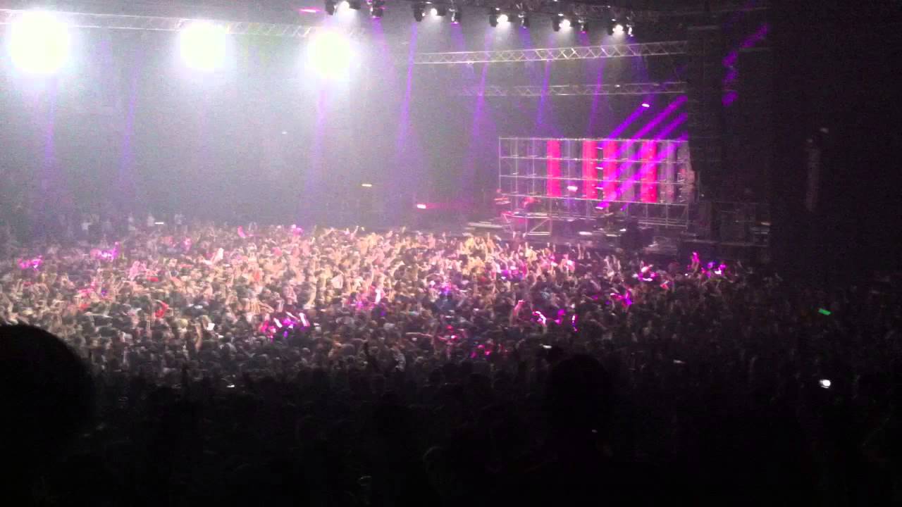 vitalic -poison lips/my friend dario live in paris,zenith 2013-