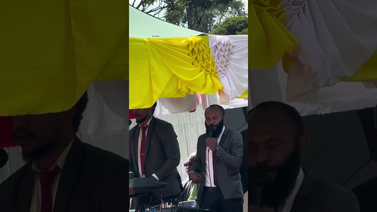 Papa Moses John Tee burial service- Song by PNG Bible Church outreach Team . 06/07/24. Mt Hagen WHP🤍