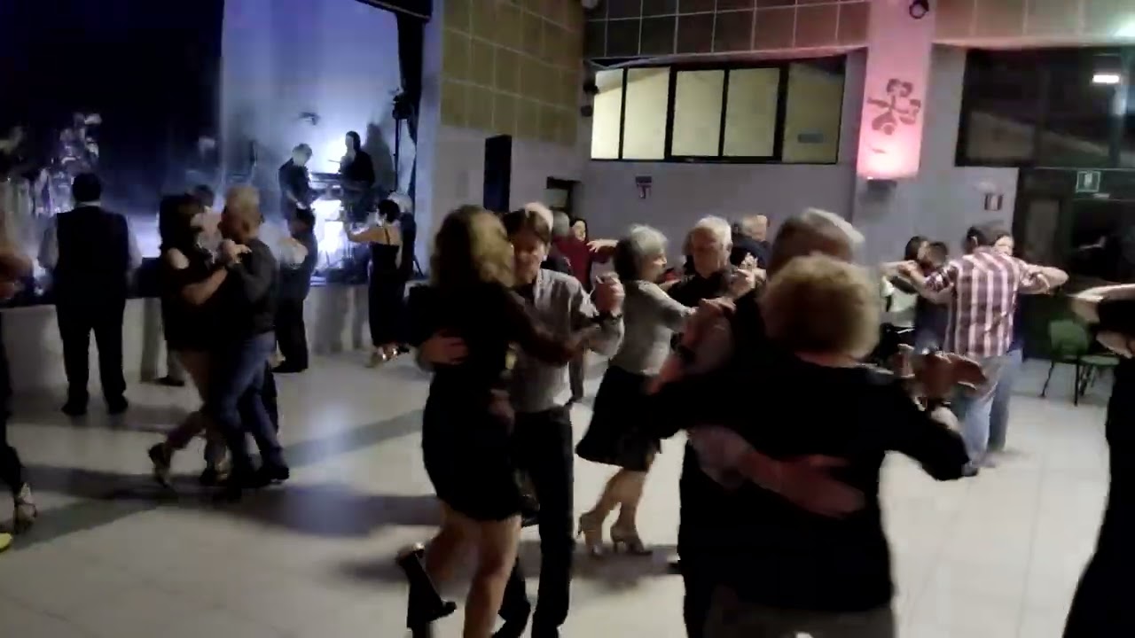 07,02,2026, tutti in pista sala quadr  Prato di Correg con l'orch  Anna Maria Allegretti mix