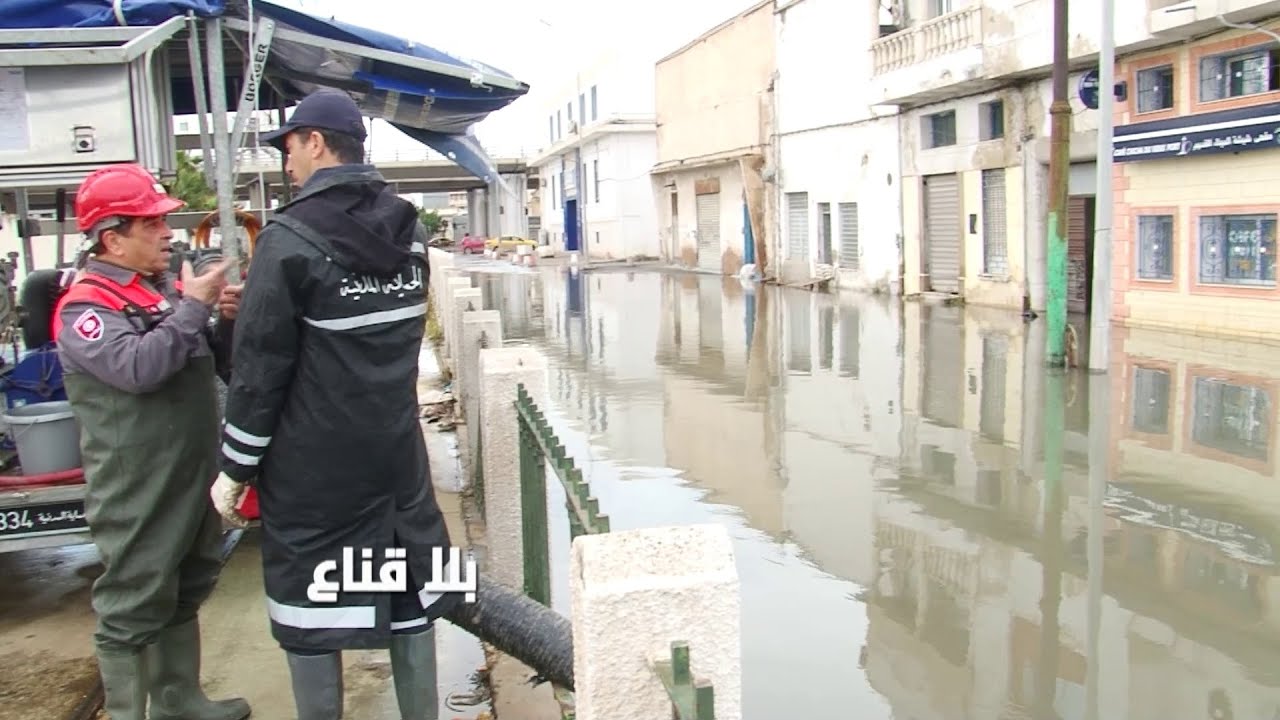 ليلة الرعب في تونس..رياح تقلب أعمدة الكهرباء وتقتلع الأشجار وسيول الأمطار تغمر المنازل وتعزل الاحياء