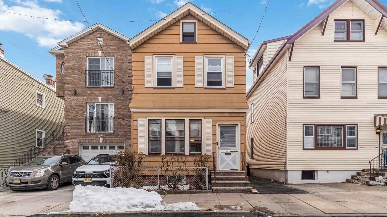 421 Central Avenue, Harrison, NJ