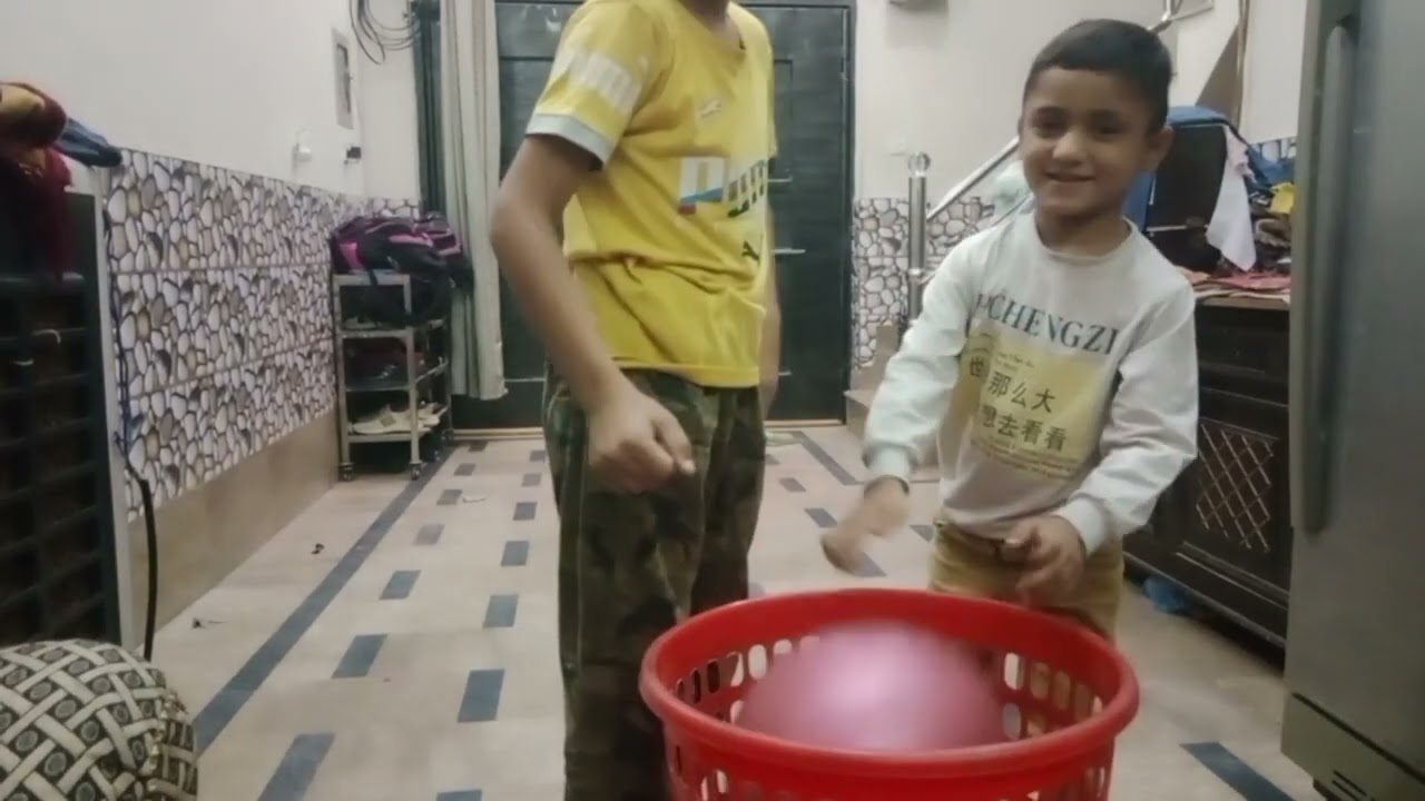 Balloon games / 6 balloon game ideas 