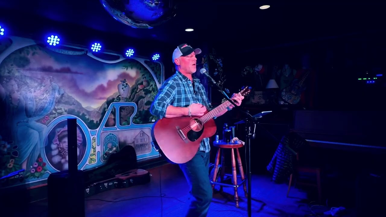 Live in NH @harlows pub 