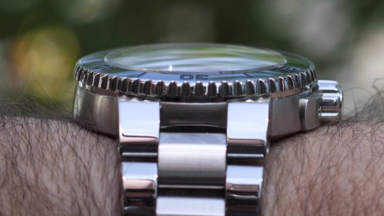 Oris Watch Review - Aquis Small Seconds Date
