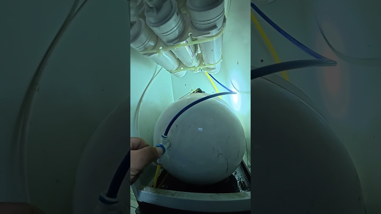 Sửa máy lọc nước bị chảy nước, tìm mãi mới ra