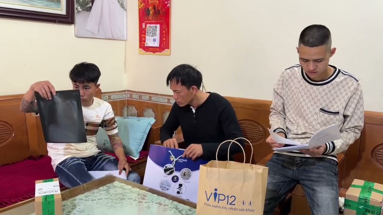 Bất Ngờ hảo Nói Cho hiệp và sỹ biết bệnh tình của Sơn