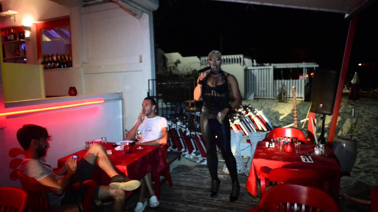 Rainbow Caf&eacute; Sxm