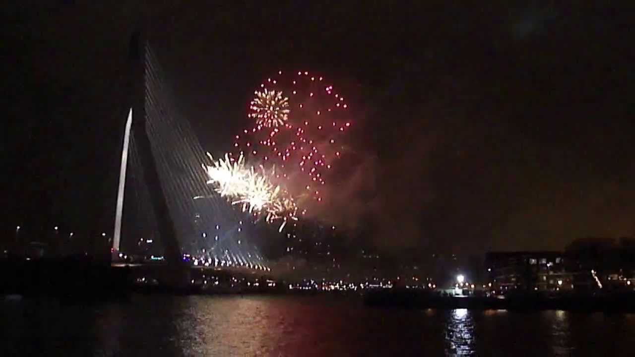 Vuurwerk Rotterdam 2013 - 2014 Erasmusbrug HD