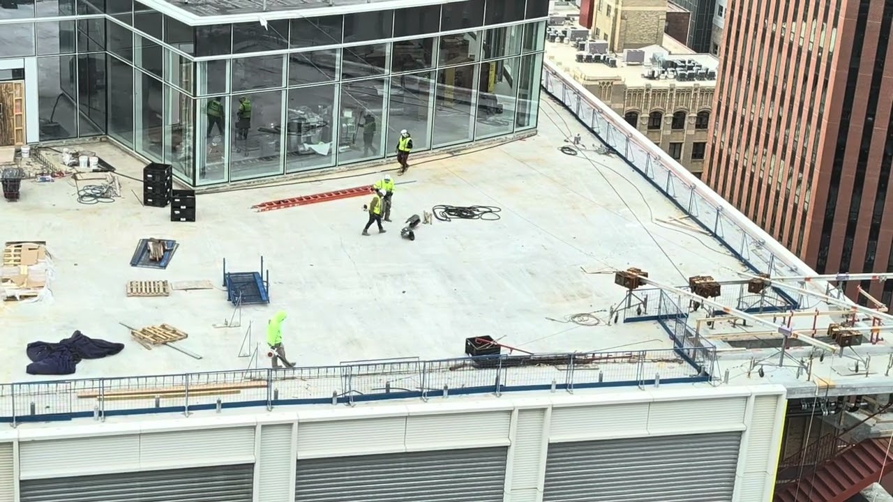 Deck preparation at the Mutual of Omaha Tower