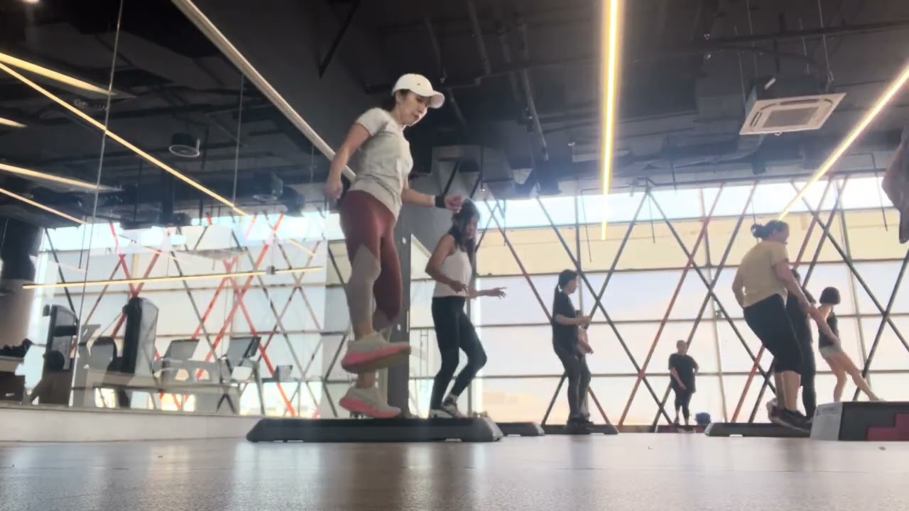 Step class with kru Santi @aerobic @step @bkk