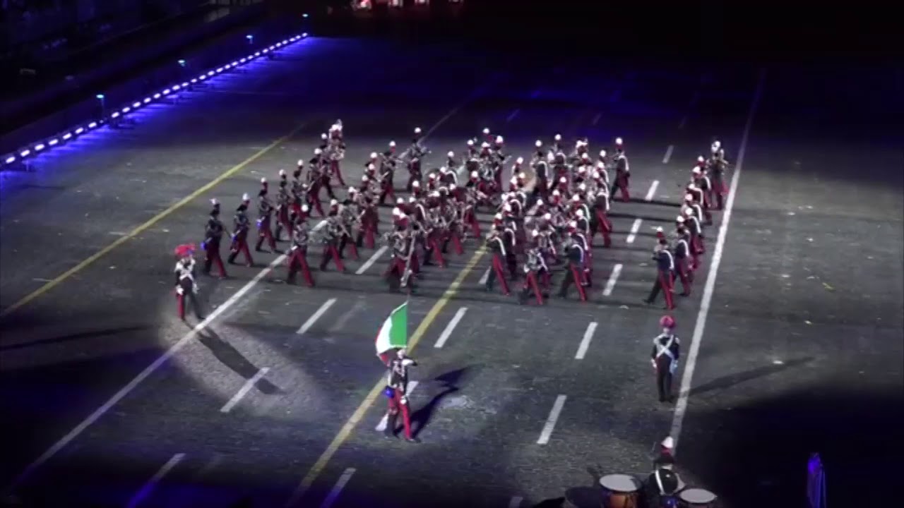 MOSCA, LA BANDA DEI CARABINIERI SUONA LA FEDELISSIMA