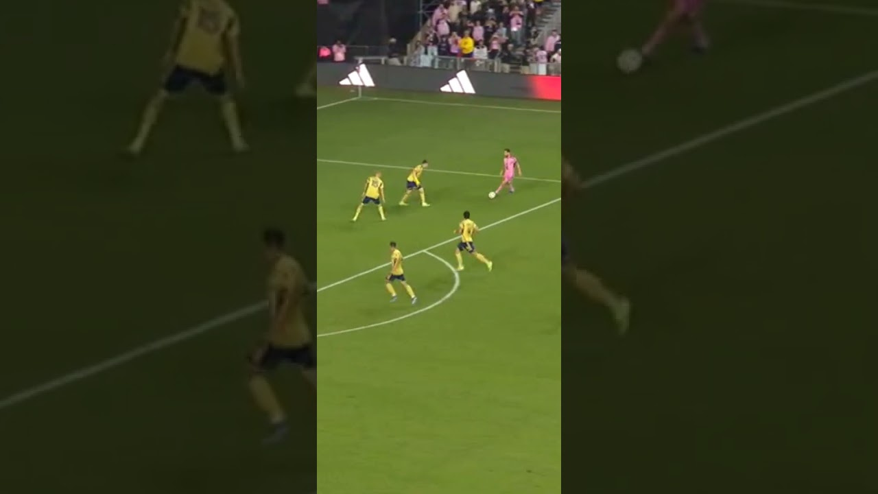 Lionel Messi Finest Fake Shooting Skills vs 2 Players 21/02/2024