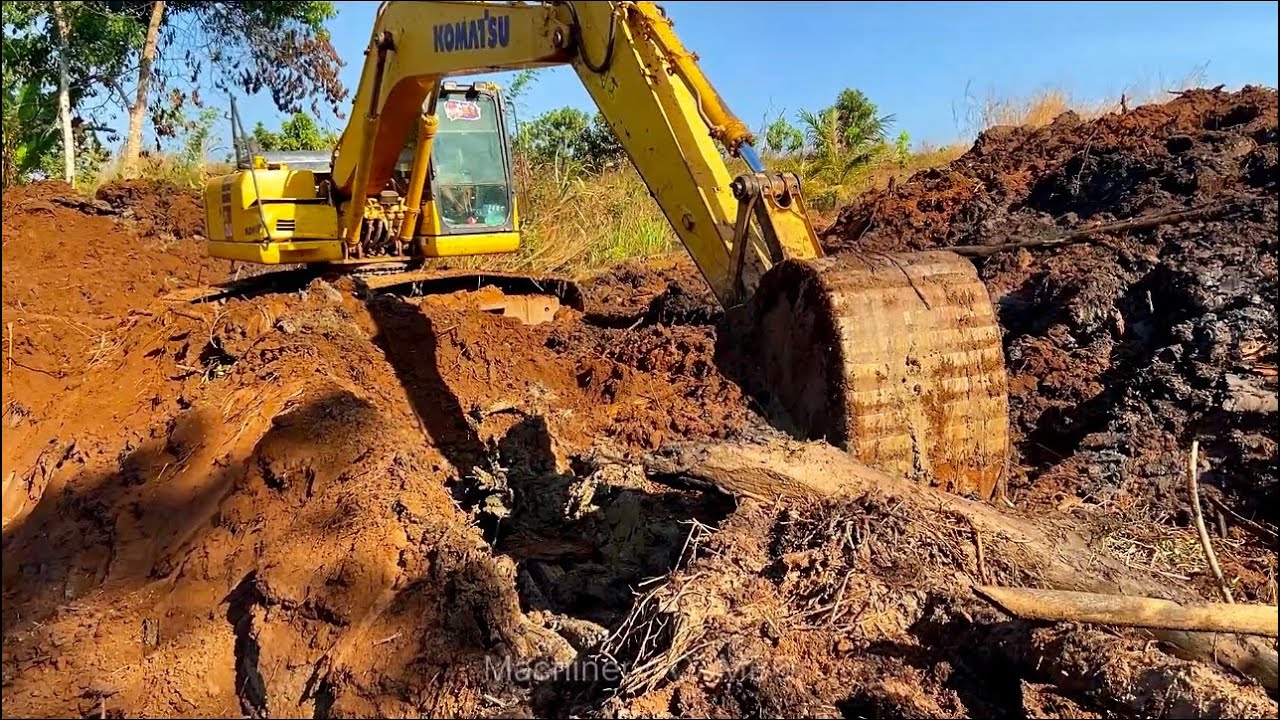 After leaving the Excavator site, I continued to dig a pond. #komatsupc210