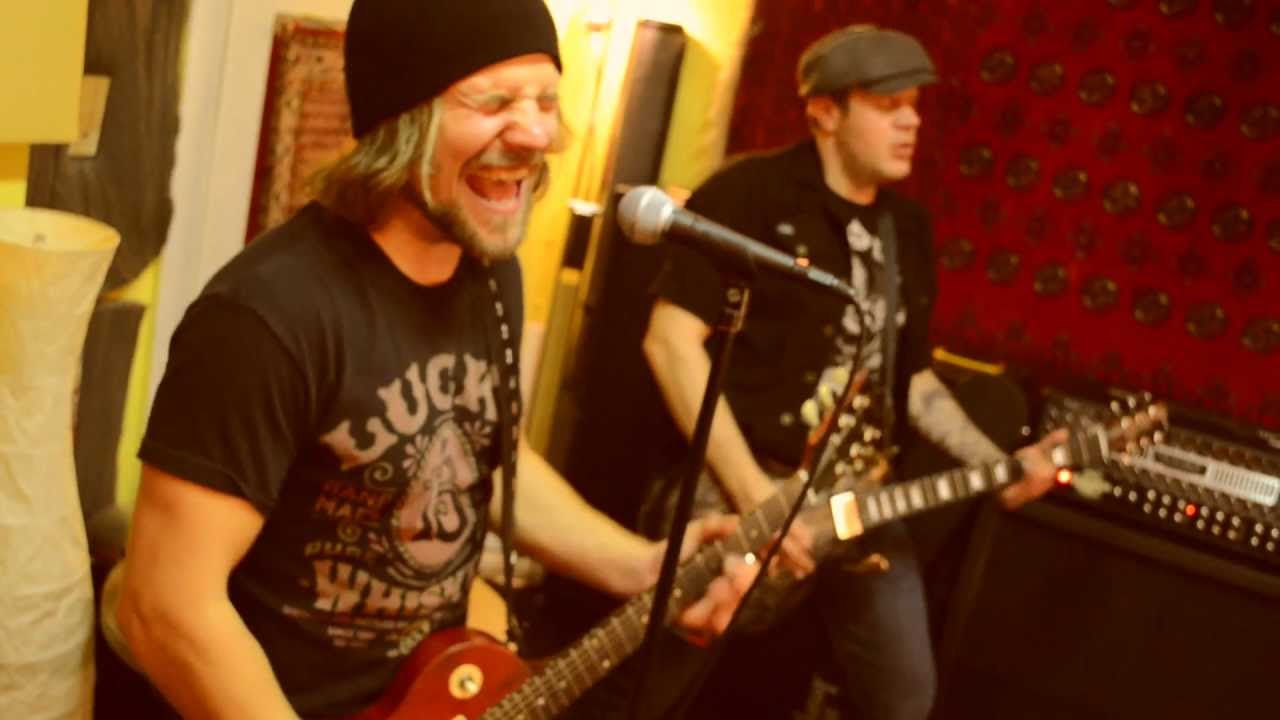 The New Roses - It's A Long Way (Official Video HD)