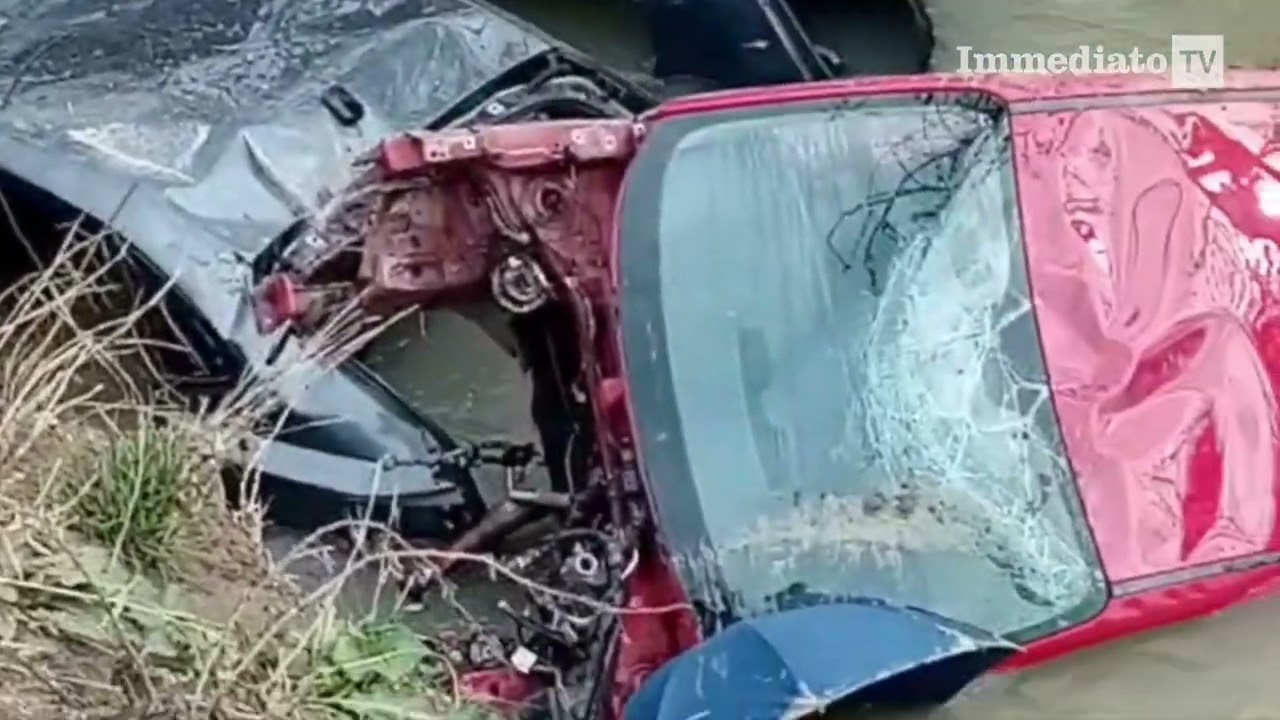 AUTO RUBATE E GETTATE NEL TORRENTE DI CARAPELLE IN PROVINCIA DI FOGGIA. LO SFOGO DI MARASCO