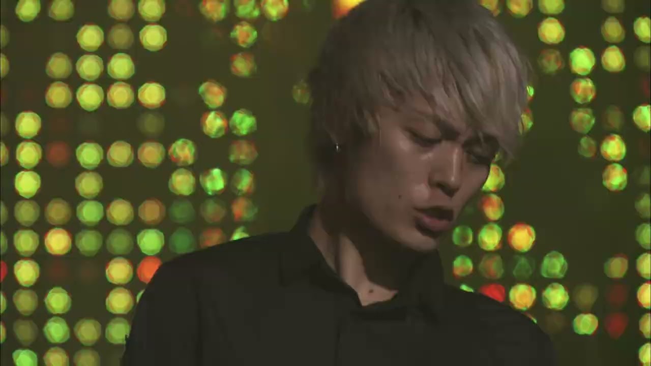 ONE OK ROCK - Rock, Scissors, Paper [Live from 2012 Zankyo Reference TOUR in YOKOHAMA ARENA] (4K)