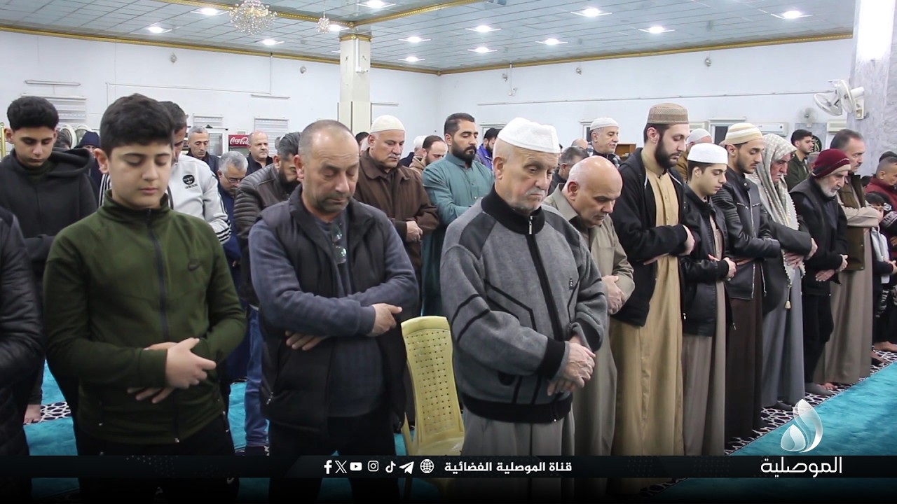 كاميرا الموصلية ترصد جانبا من صلاة التراويح في جامع طالب العثمان