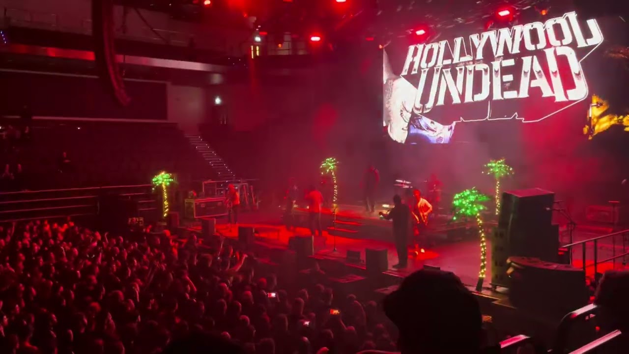 Hollywood Undead - Riot | Live Prague 2024