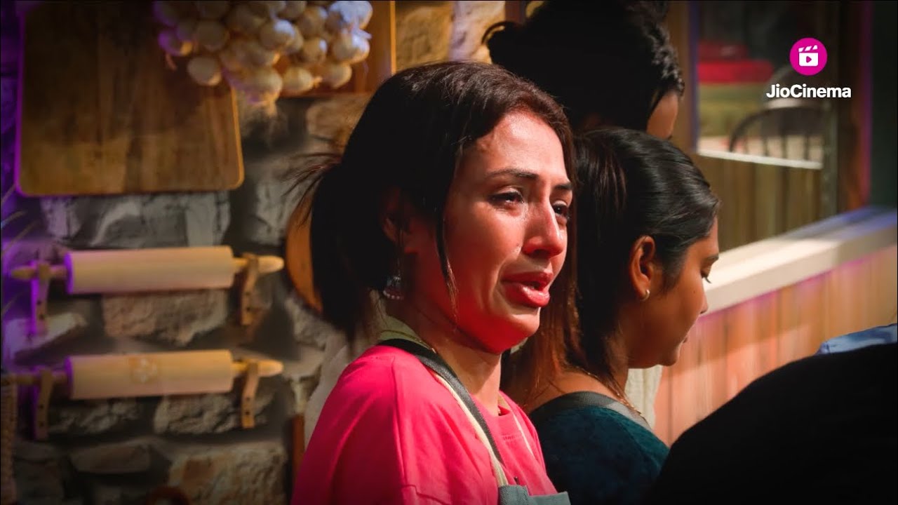 Bigg Boss OTT 3: Emotional Chandrika Dixit REFUSES to cook for housemates #bbott3 #chandrikadixit
