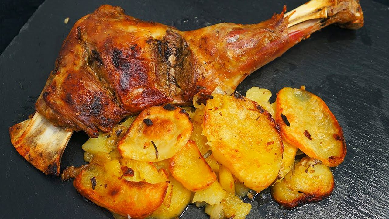 Paletilla de cordero al horno con patatas