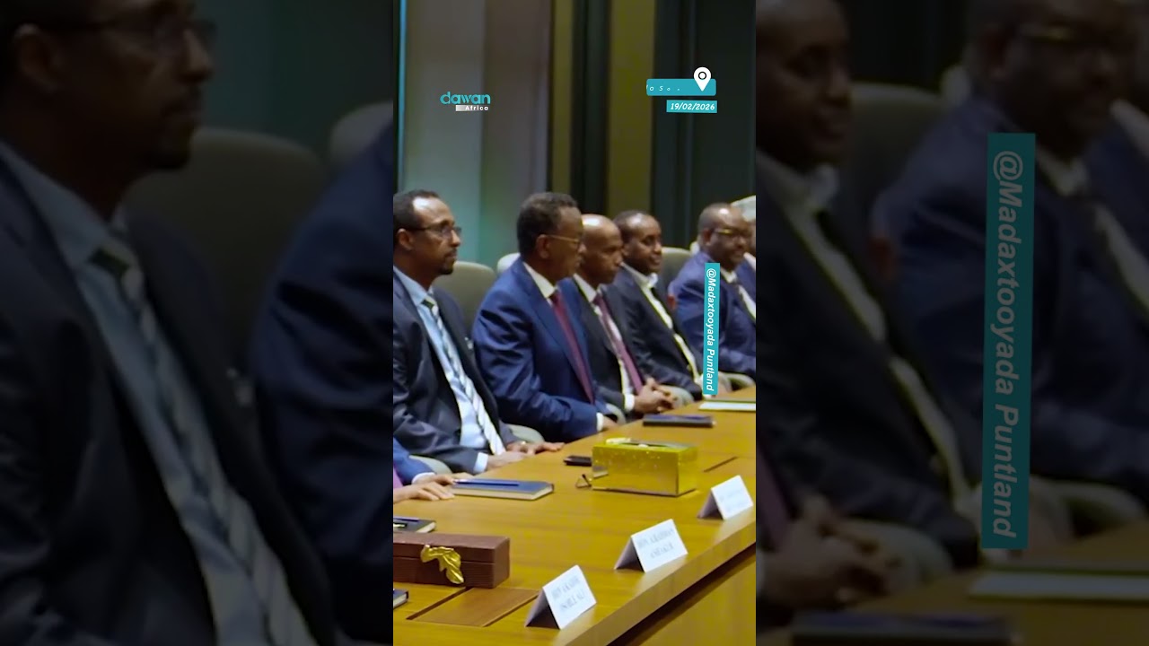 Dialogue between Somalia&rsquo;s Federal Government and Future Council opens at Presidential Palace.