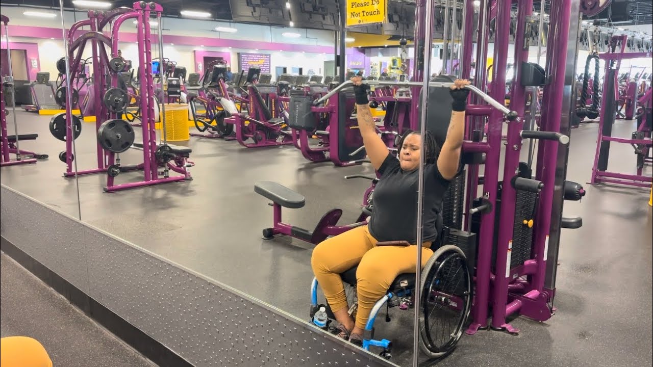 Day 14 VLOGXMAS Gym, Work , StarBucks,  Meetings Productive Day￼￼￼ with Spinal cord Injury
