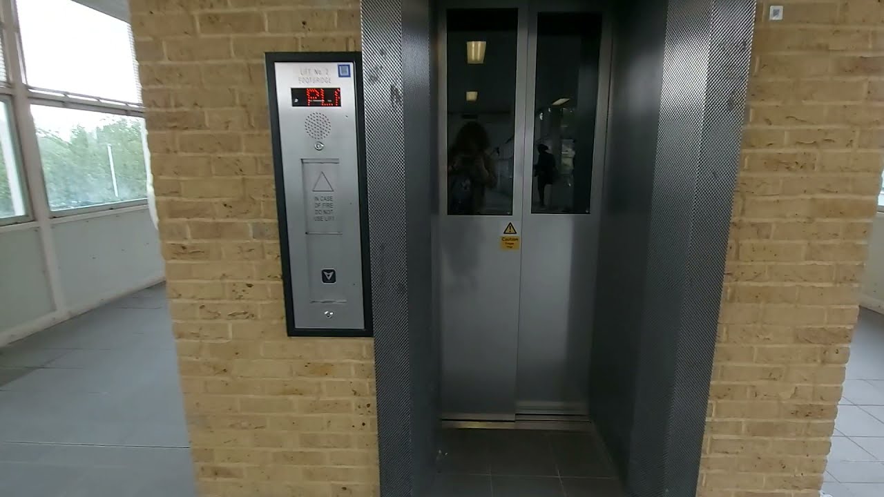 2013 Oakland Lift @ New Cross Gate Platforms 3&4