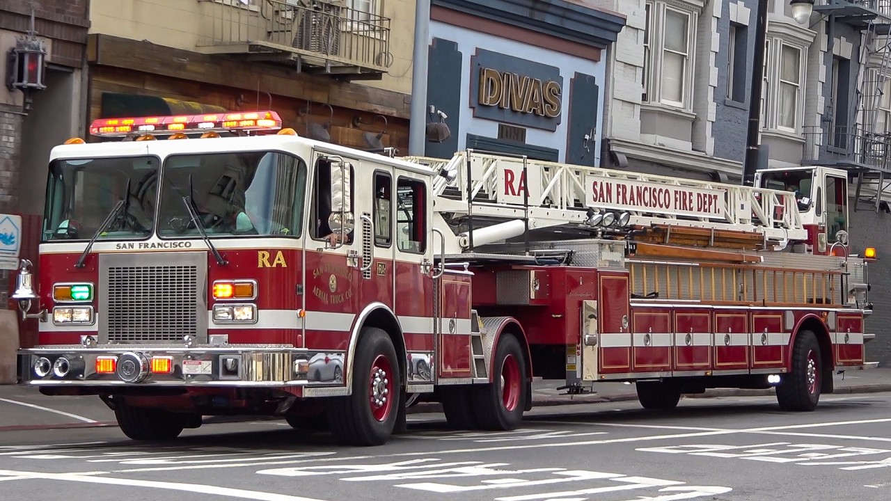 *SFFD* [AMERICAS BUSIEST FIRE ENGINE!] - San Francisco Engine 3 & Truck 3 responding!
