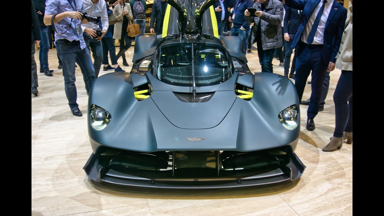 Aston Martin Valkyrie AM-RB 001 Hypercar - Spaceship TELEPORTED FROM THE FUTURE & Valkyrie AMR Pro