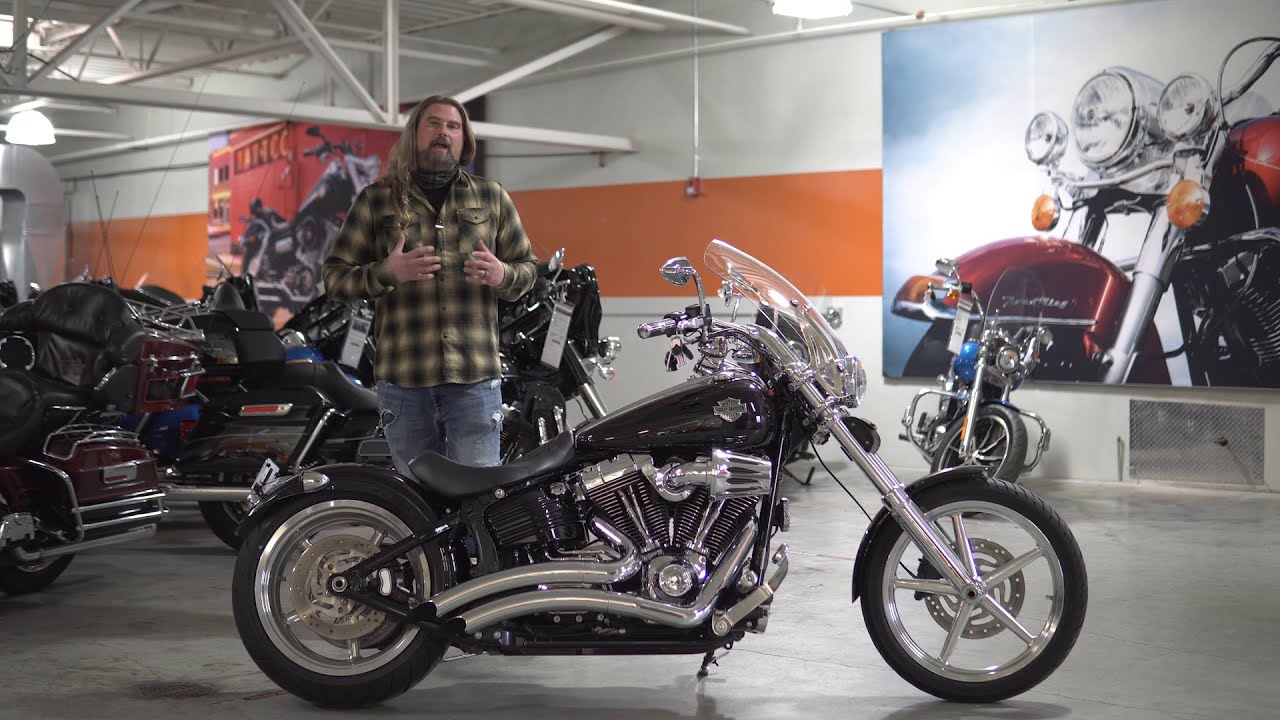 Harley Davidson Rocker C 2009 года с множеством дополнительных функций