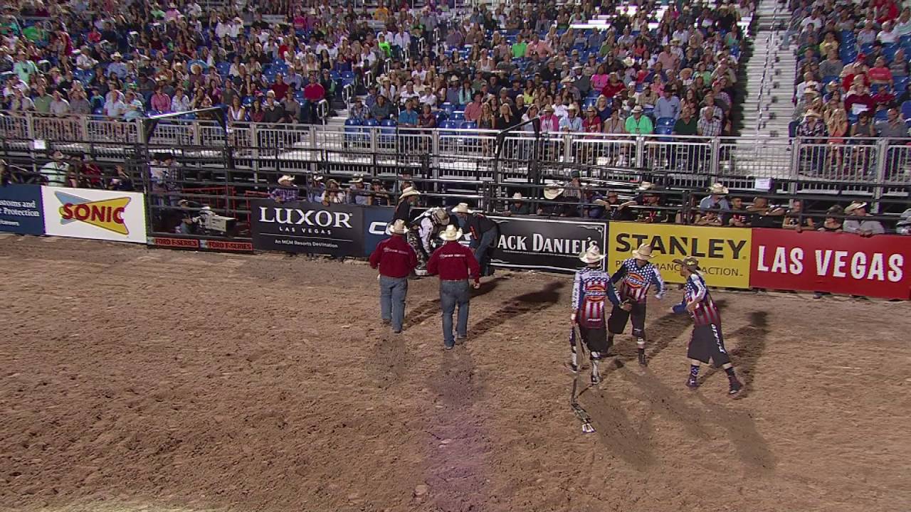 Tyler Harr rides Just Juan for 86.75 points (PBR)