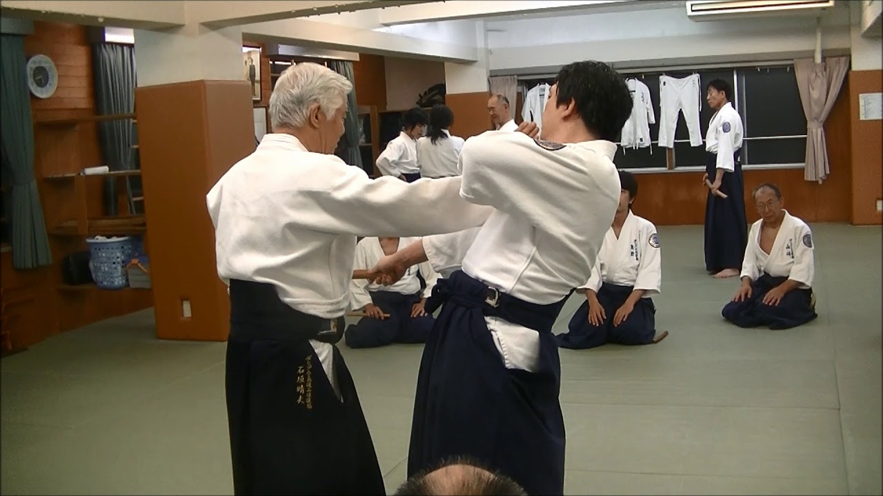 石垣師範の今月（２０１９年７月）の技：短刀取り三段審査技