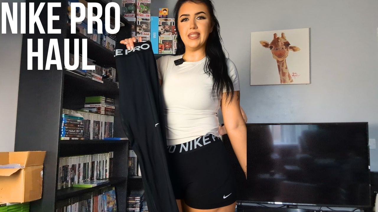 Примерка леггинсов Nike Pro.