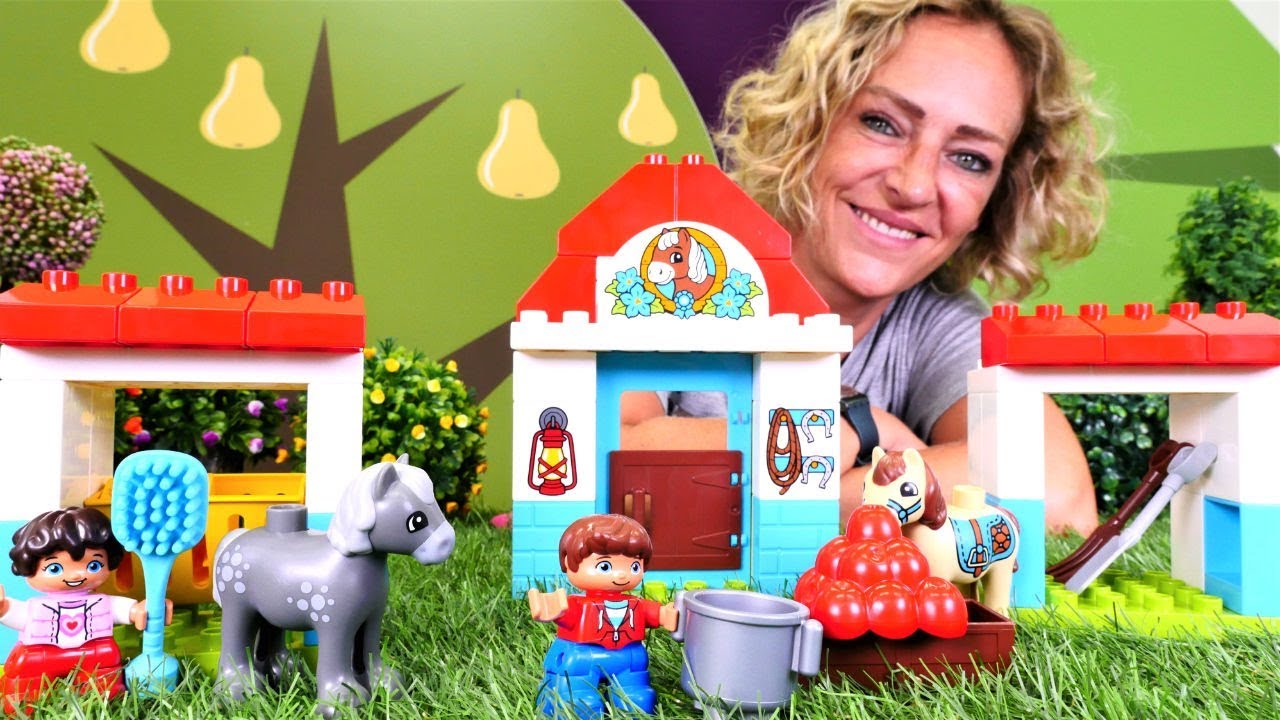 Lego Duplo At &ccedil;iftliği kuruyoruz. Oyuncak a&ccedil;ılımı
