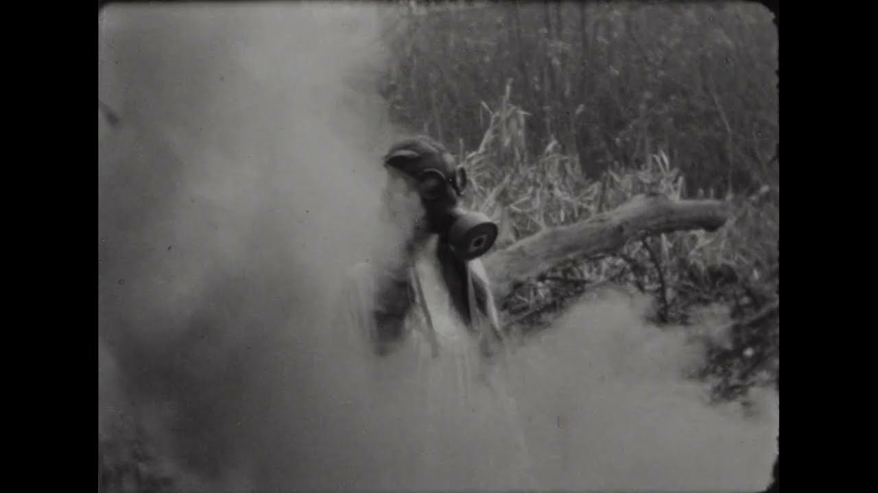 MASKA | 8mm B&W film | Fomapan R 100 | Paillard Bolex B8