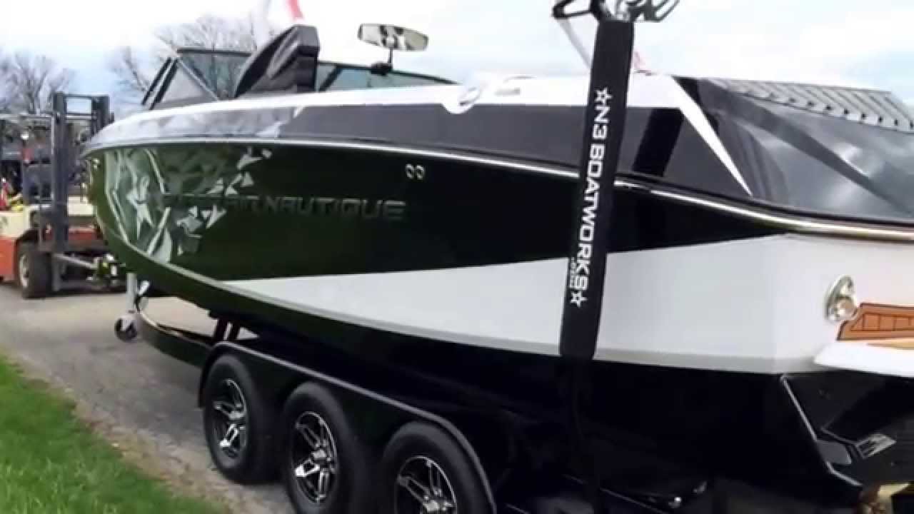 2015 Super Air Nautique G25- Onyx Black/ Silver Cloud Walk Around