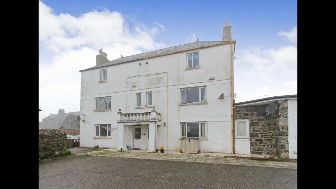 A Three-Floor Starter Townhouse in the Charming Scottish Coastal Town of Portsoy £100K