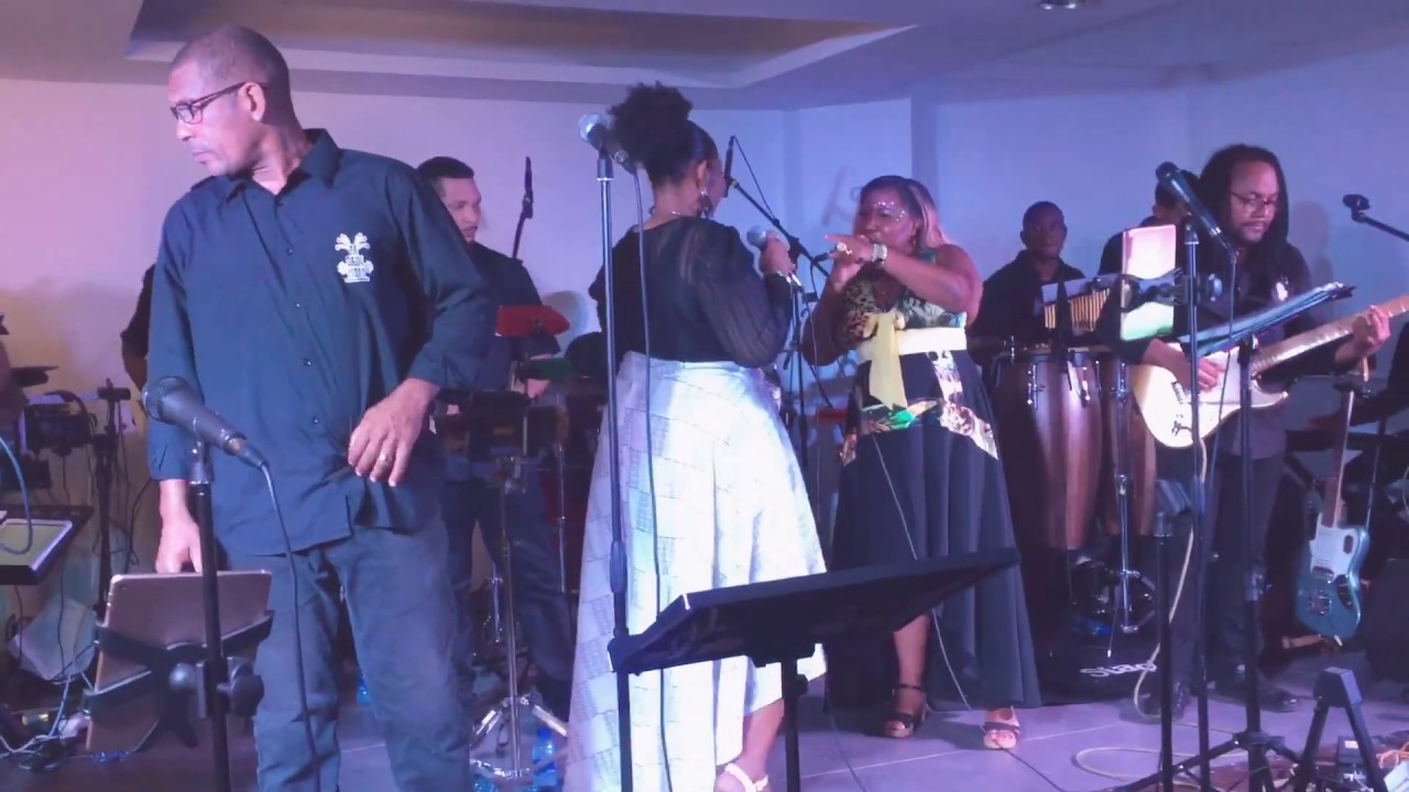 Bal paré masqué TOLOLO avec PA GAIN NOM - “Akroc di mo zo ” Aminata Saint-Orice et Orlane Jadfard