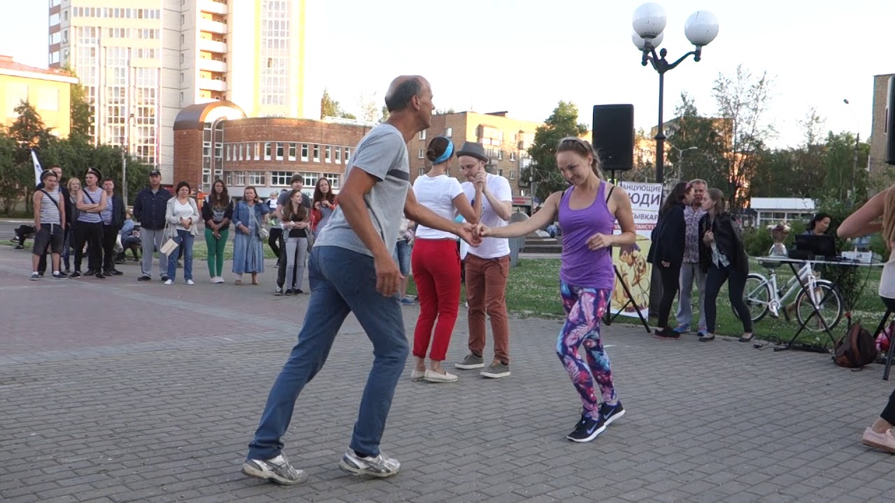 Танцы на Театральной площади г. Сыктывкара 29.07.2018 - 11 - Сальса