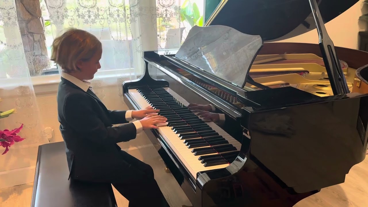 Interstellar (Hans Zimmer) played by Dominik 8 years old. Learnt without sheet music!